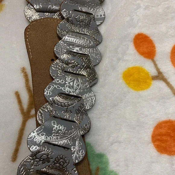 Women’s Chico’s Gray and Silver Belt - Picture 3 of 10